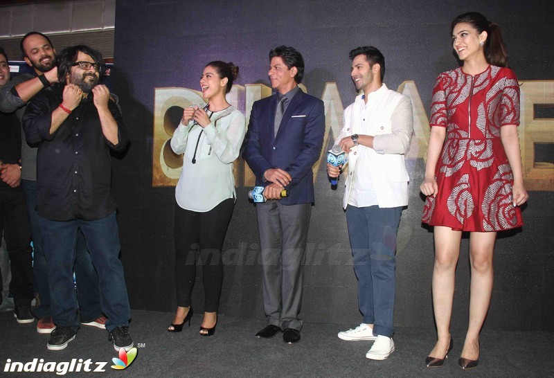 SRK-Kajol celebrating Dilwale music at JW Marriot