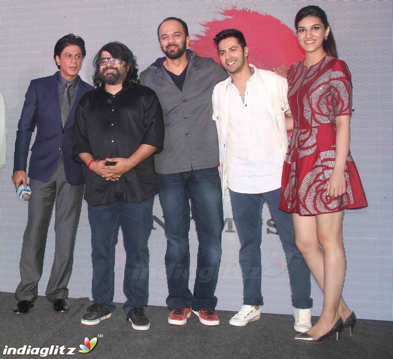 SRK-Kajol celebrating Dilwale music at JW Marriot