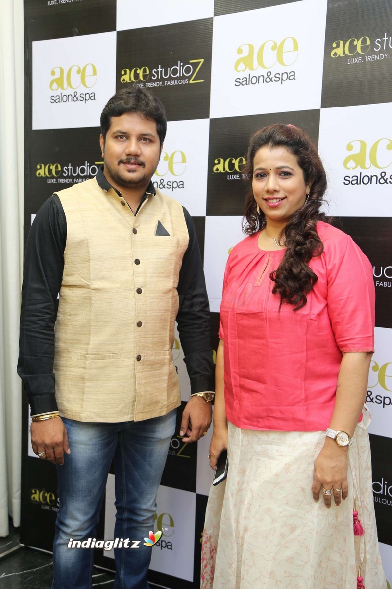 Actress Sakshi Agarwal Inaugurates Ace Studioz Salon & Spa