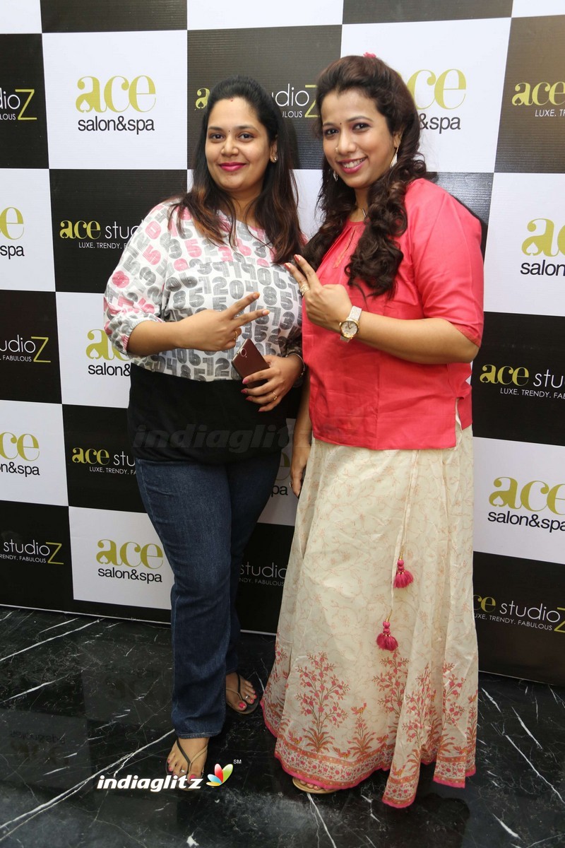 Actress Sakshi Agarwal Inaugurates Ace Studioz Salon & Spa