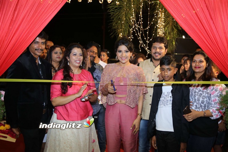 Actress Sakshi Agarwal Inaugurates Ace Studioz Salon & Spa