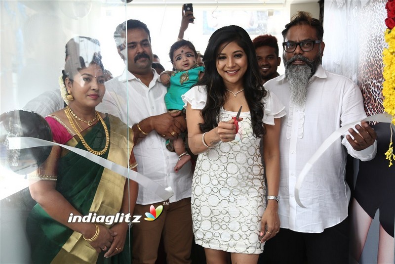 Actress Sakshi Agarwal Toni & Guy Essensuals Launch