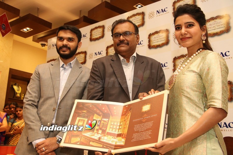 Samantha at Launch of NAC Jewelles Antique Exhibition