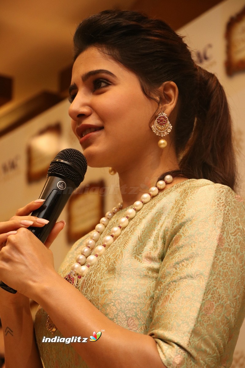 Samantha at Launch of NAC Jewelles Antique Exhibition