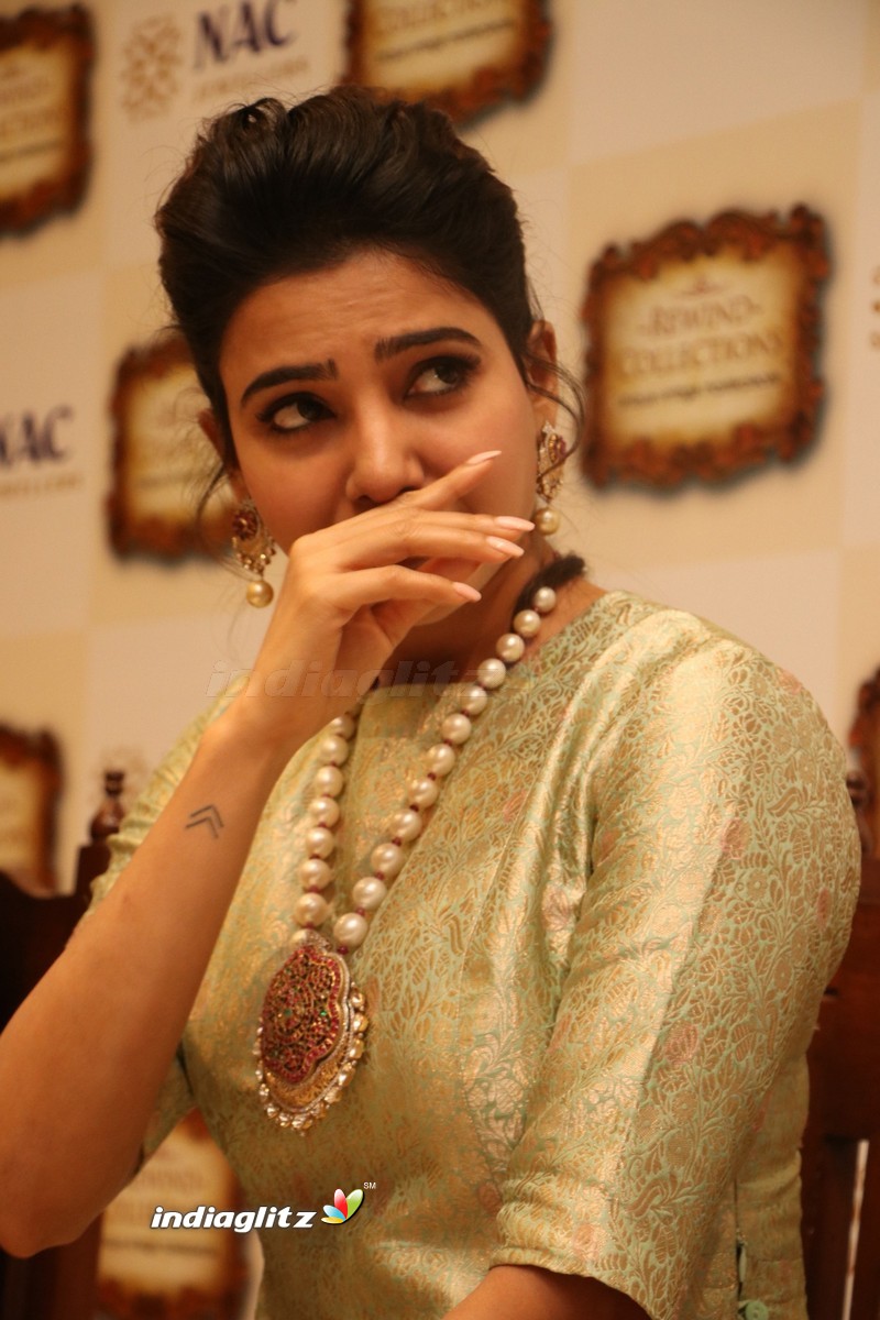 Samantha at Launch of NAC Jewelles Antique Exhibition