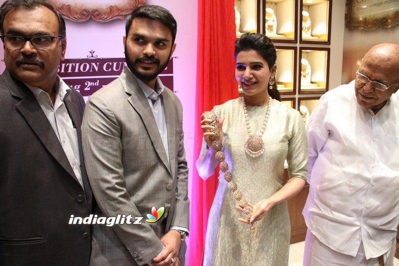 Samantha at Launch of NAC Jewelles Antique Exhibition