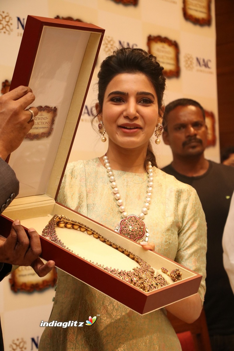 Samantha at Launch of NAC Jewelles Antique Exhibition