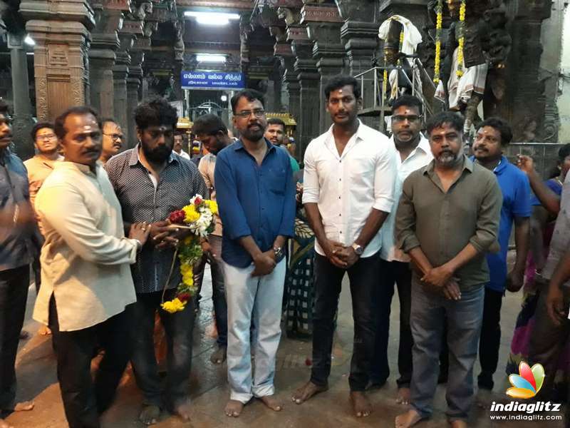 'Sandakozhi 2' Team at Madurai Meenakshi Amman Temple