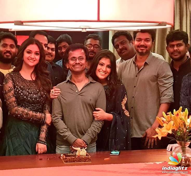 Sarkar Team Celebrating The Birthday Of Director A R Murugadoss