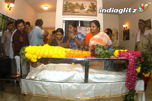 Cine World Pays Tribute To Shoban Babu