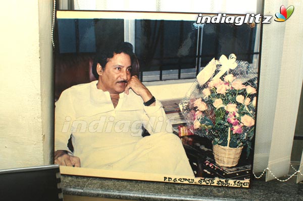 Cine World Pays Tribute To Shoban Babu