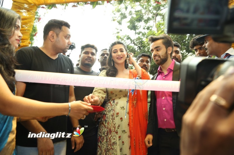 Shruti Haasan launches Neeru's the First Flagship Family Store in Chennai