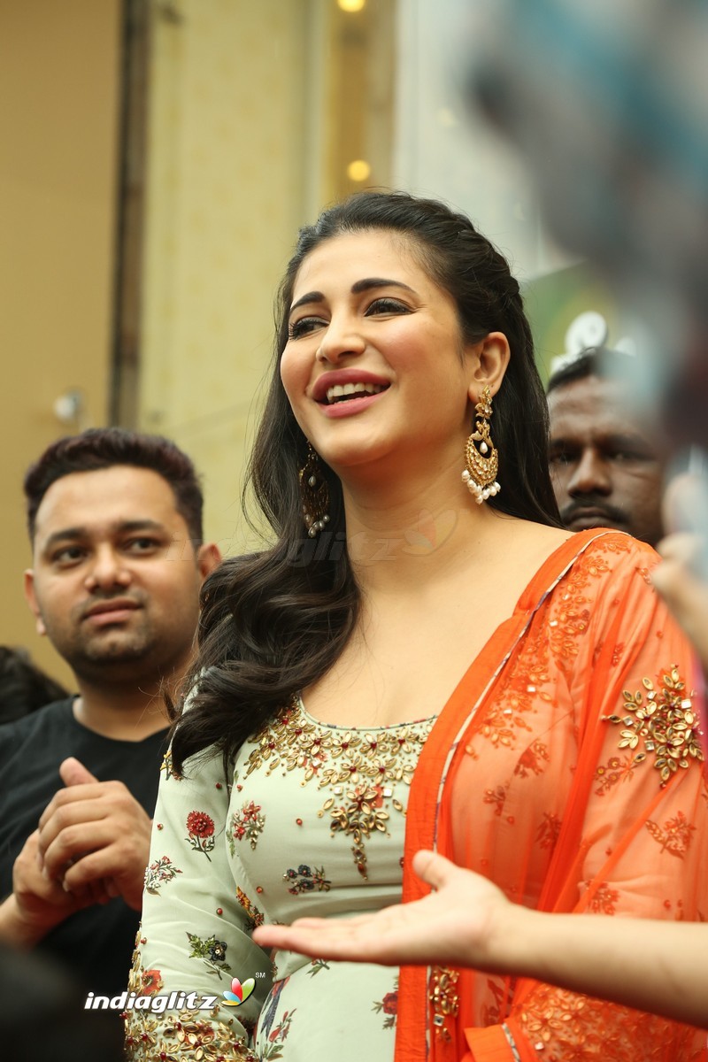 Shruti Haasan launches Neeru's the First Flagship Family Store in Chennai