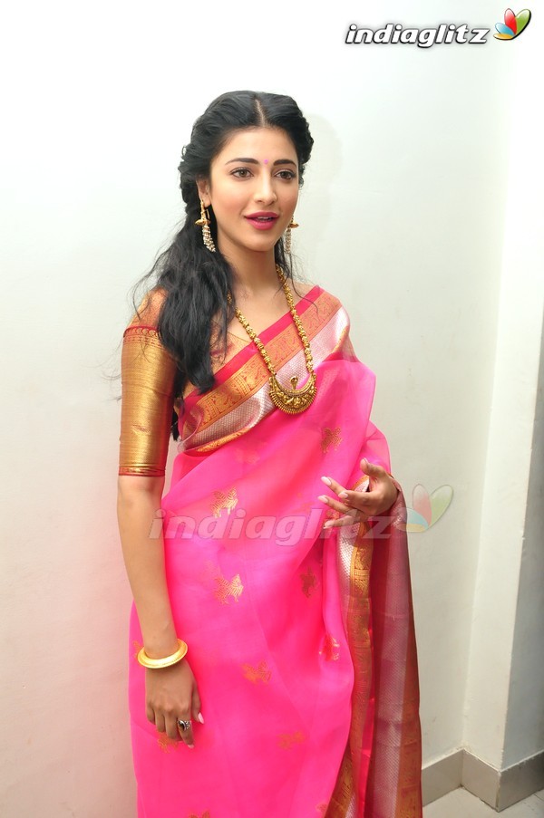 Shruti Haasan @  'Uttama Villain' Audio Launch (Telugu)