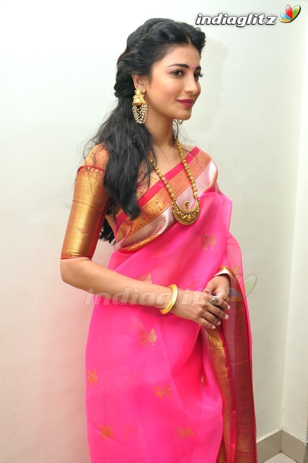 Shruti Haasan @  'Uttama Villain' Audio Launch (Telugu)