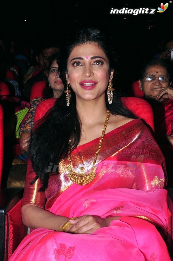 Shruti Haasan @  'Uttama Villain' Audio Launch (Telugu)