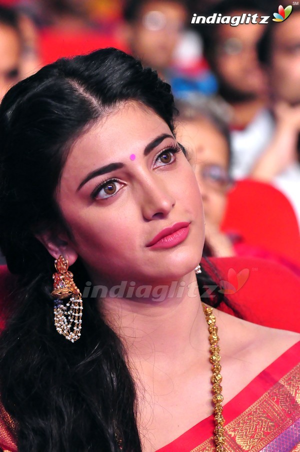 Shruti Haasan @  'Uttama Villain' Audio Launch (Telugu)