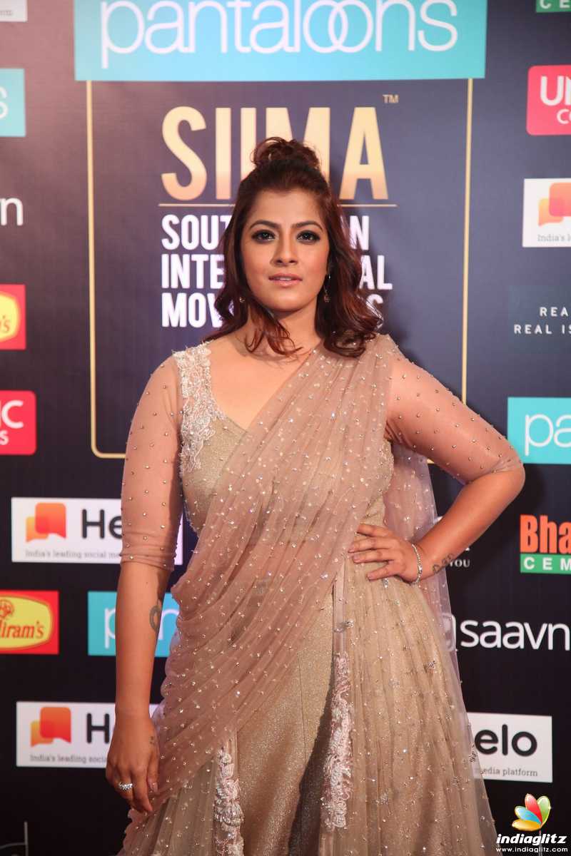 Celebs at SIIMA 2019 Tamil Awards