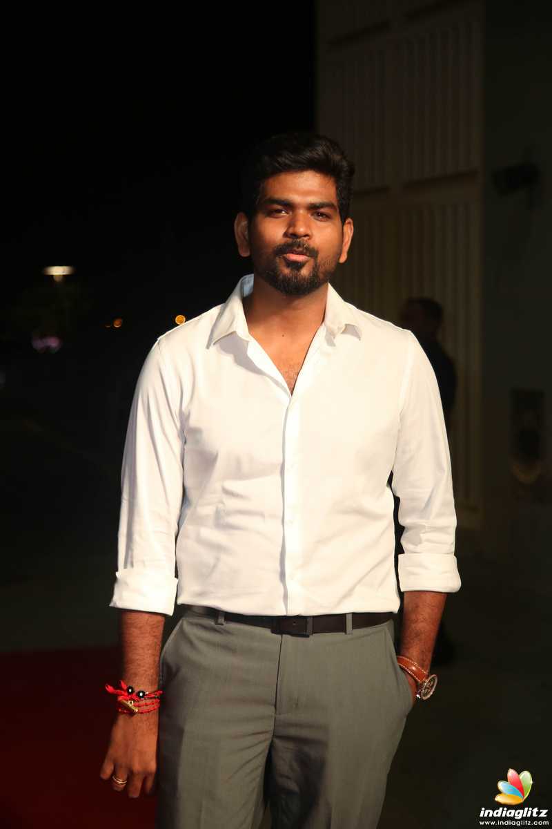 Celebs at SIIMA 2019 Tamil Awards