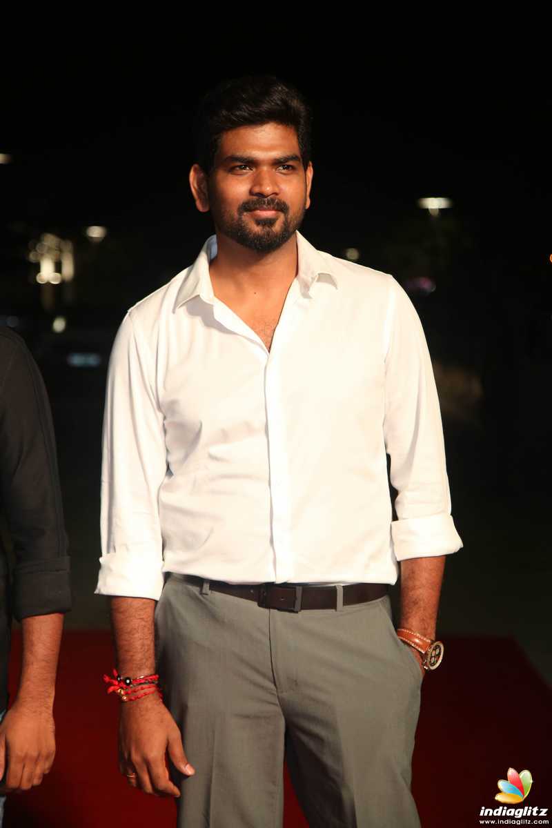 Celebs at SIIMA 2019 Tamil Awards