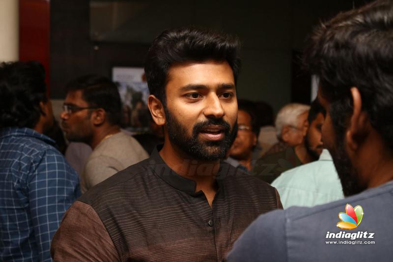 Sillu Karupatti Movie Premiere Show