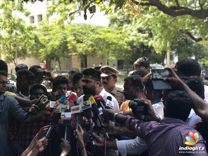 Simbu Meeting The Press at Egmore Police Commissioner Office