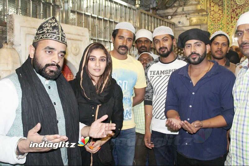 Sivakarthikeyan, Nayanthara and 'Velaikaaran' team at Ajmer Dargah, Rajasthan