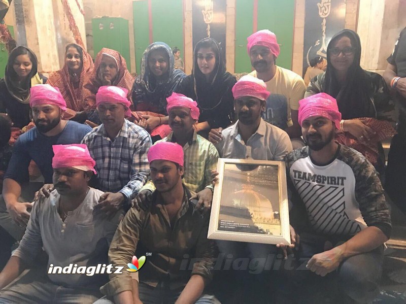 Sivakarthikeyan, Nayanthara and 'Velaikaaran' team at Ajmer Dargah, Rajasthan