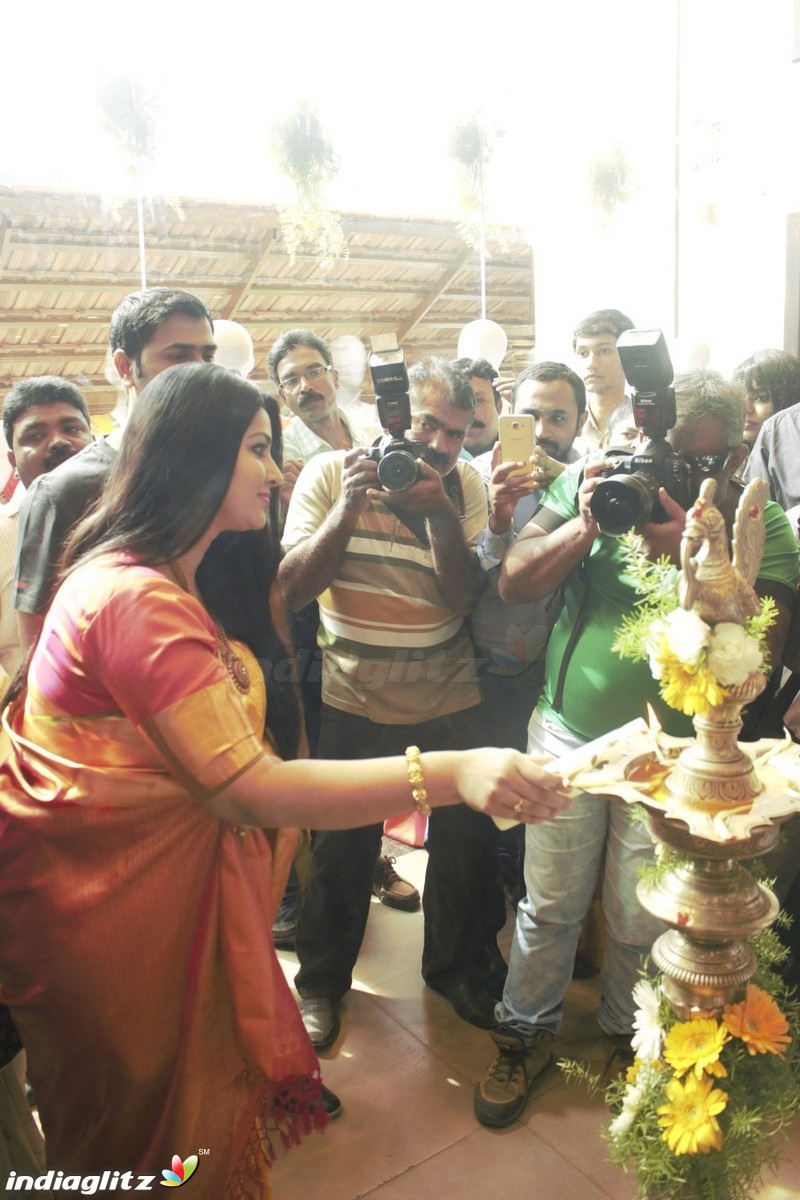 Kanchipuram VRK silks opening with actress Sneha in Coimbatore