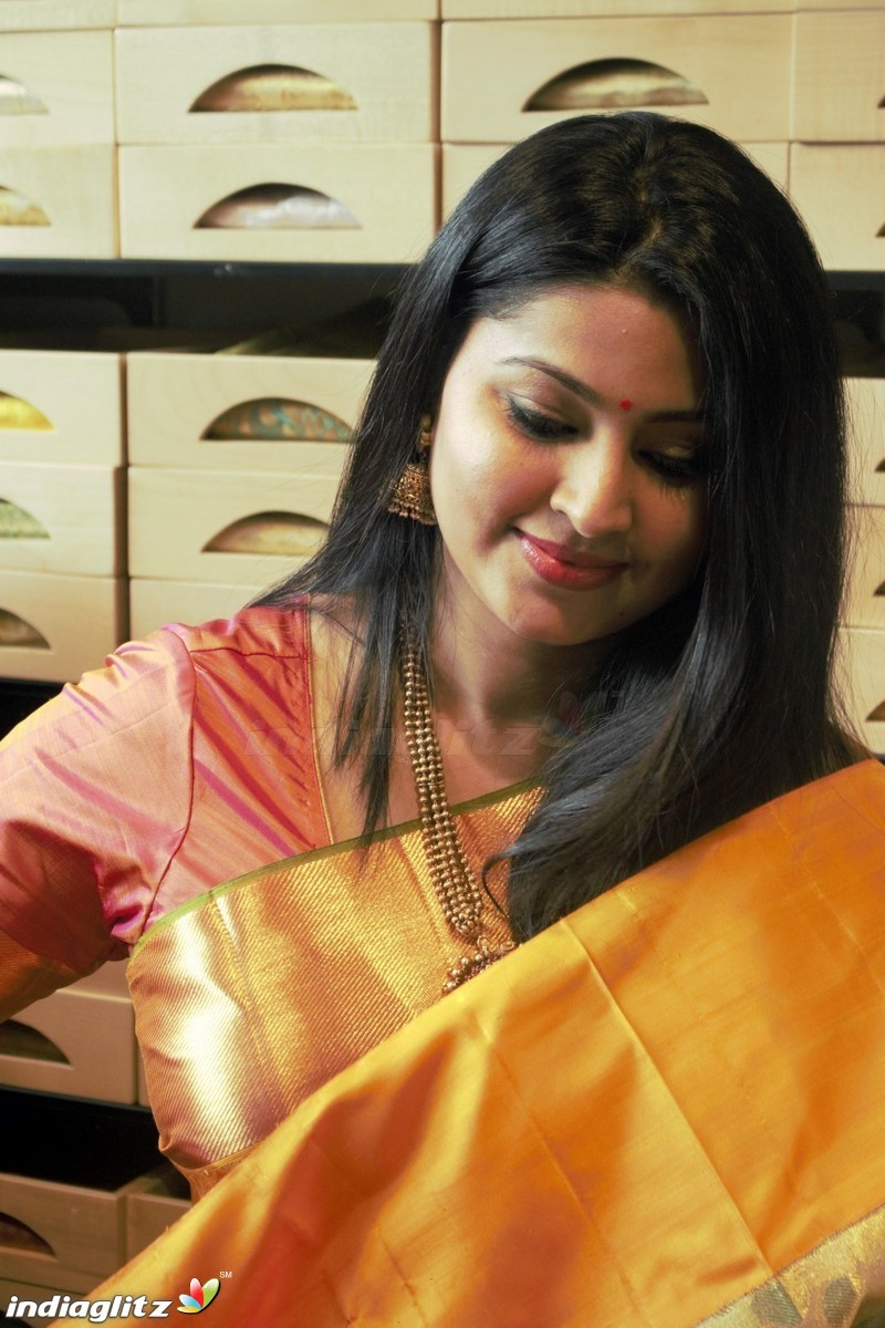 Kanchipuram VRK silks opening with actress Sneha in Coimbatore