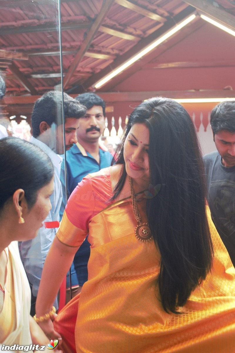 Kanchipuram VRK silks opening with actress Sneha in Coimbatore