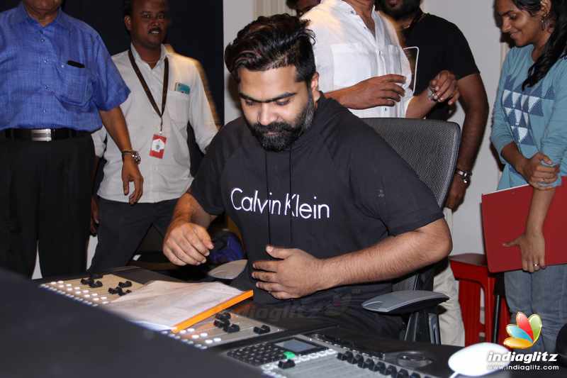 Simbu starts his dubbing for Kaatrin Mozhi Movie