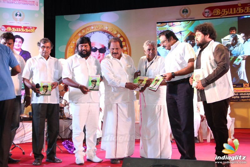 Suriya & Karthi Launched 'Naan Kanda MGR' Book