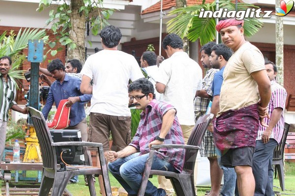 'Thottal Vidathu' On Location