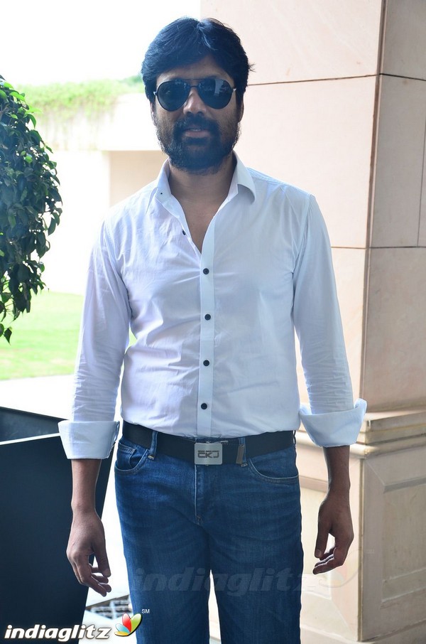 'Vai Raja Vai' Press Meet