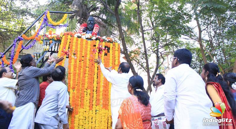 Kaviperarasu Vairamuthu Celebrate Thiruvalluvar Thirunal