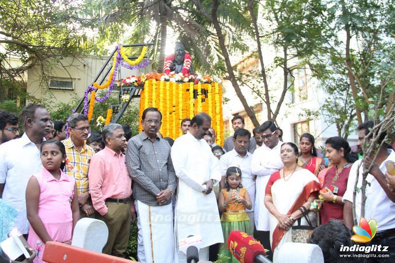 Kaviperarasu Vairamuthu Celebrate Thiruvalluvar Thirunal