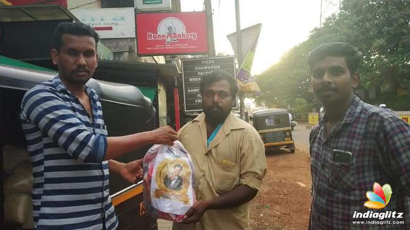 Thalapathy Vijay fans massive help for Kerala Flood victims