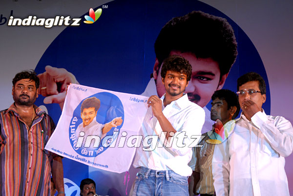 Vijay's Unveils Fan Club Flag