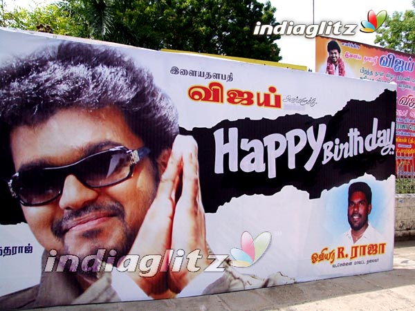 Vijay's Unveils Fan Club Flag