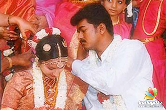 Thalapathy Vijay-Sangeetha 19th Wedding Anniversary Album