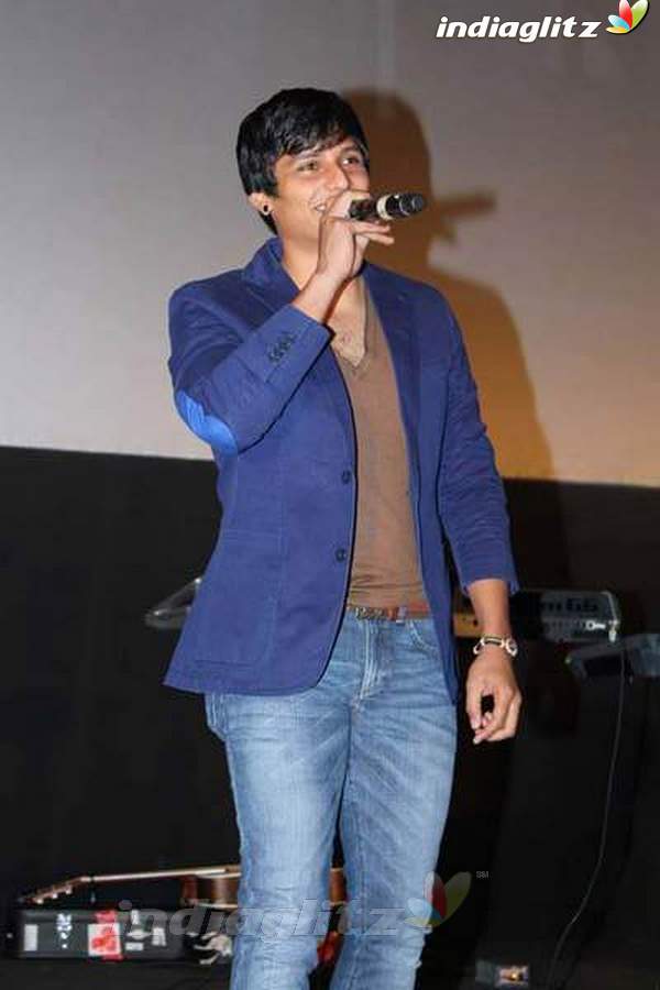 Vijay - Puneet Unveil 'Mugamoodi' Audio