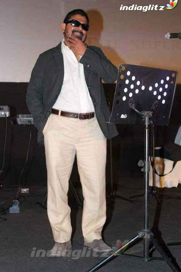 Vijay - Puneet Unveil 'Mugamoodi' Audio