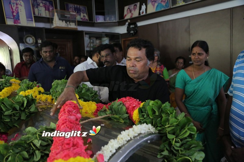 Kollywood Pays Last Respects To Vinu Chakravarthy