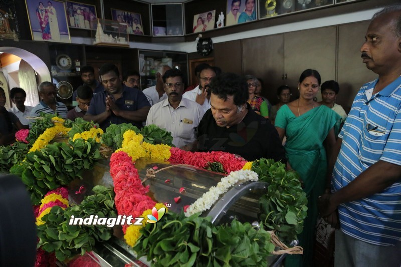 Kollywood Pays Last Respects To Vinu Chakravarthy