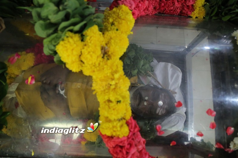 Kollywood Pays Last Respects To Vinu Chakravarthy