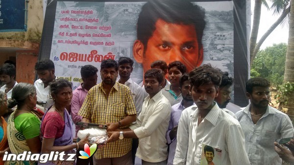 Vishal distributes aid to Gadambaliyoor Village people through his Cuddalore distrct fan club