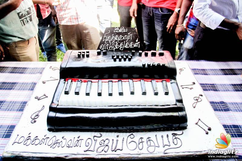 Vijay Sethupathi Birthday Celebration at YOYK Shooting Spot