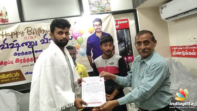 Vishnu Vishal Fans Celebrated Birthday By Donating Blood