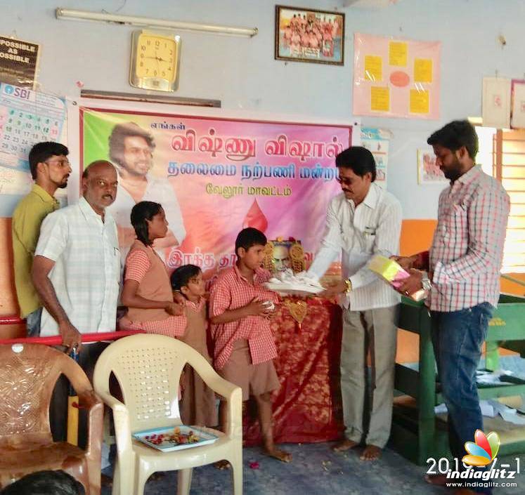 Vishnu Vishal Fans Celebrated Birthday By Donating Blood